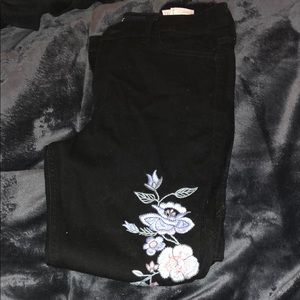 *BRAND NEW* Hollister floral black high rise jeans